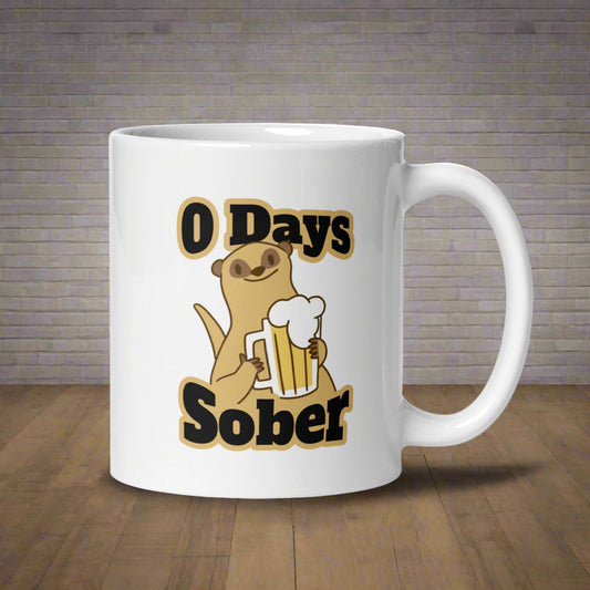 Hauska muki lahjaksi, jossa on söpö majava olutlasin kanssa, mustalla tekstillä 0 Days Sober