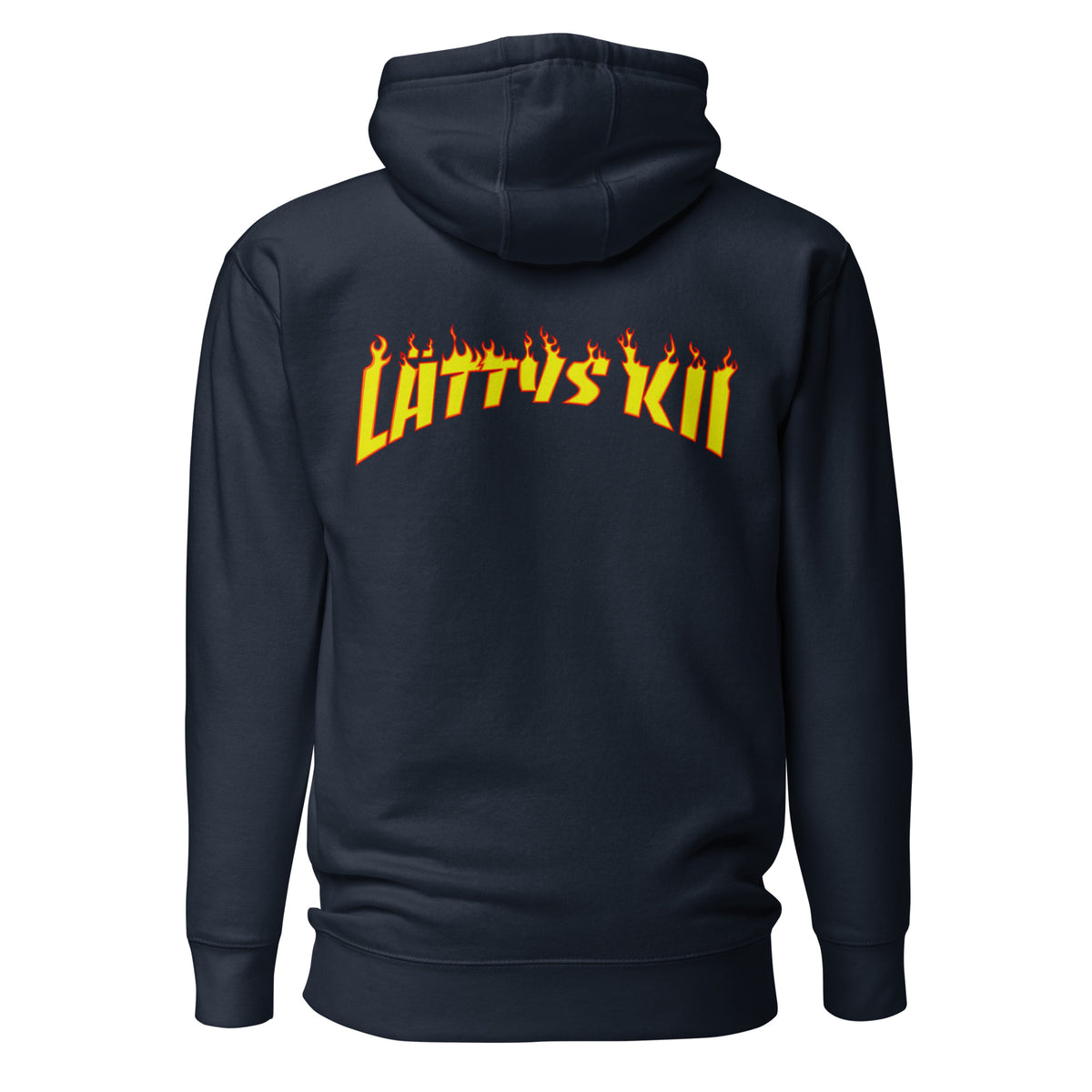 Tummansininen huppari selkäprintillä, jossa tulikuvio ja teksti LATTIS KII