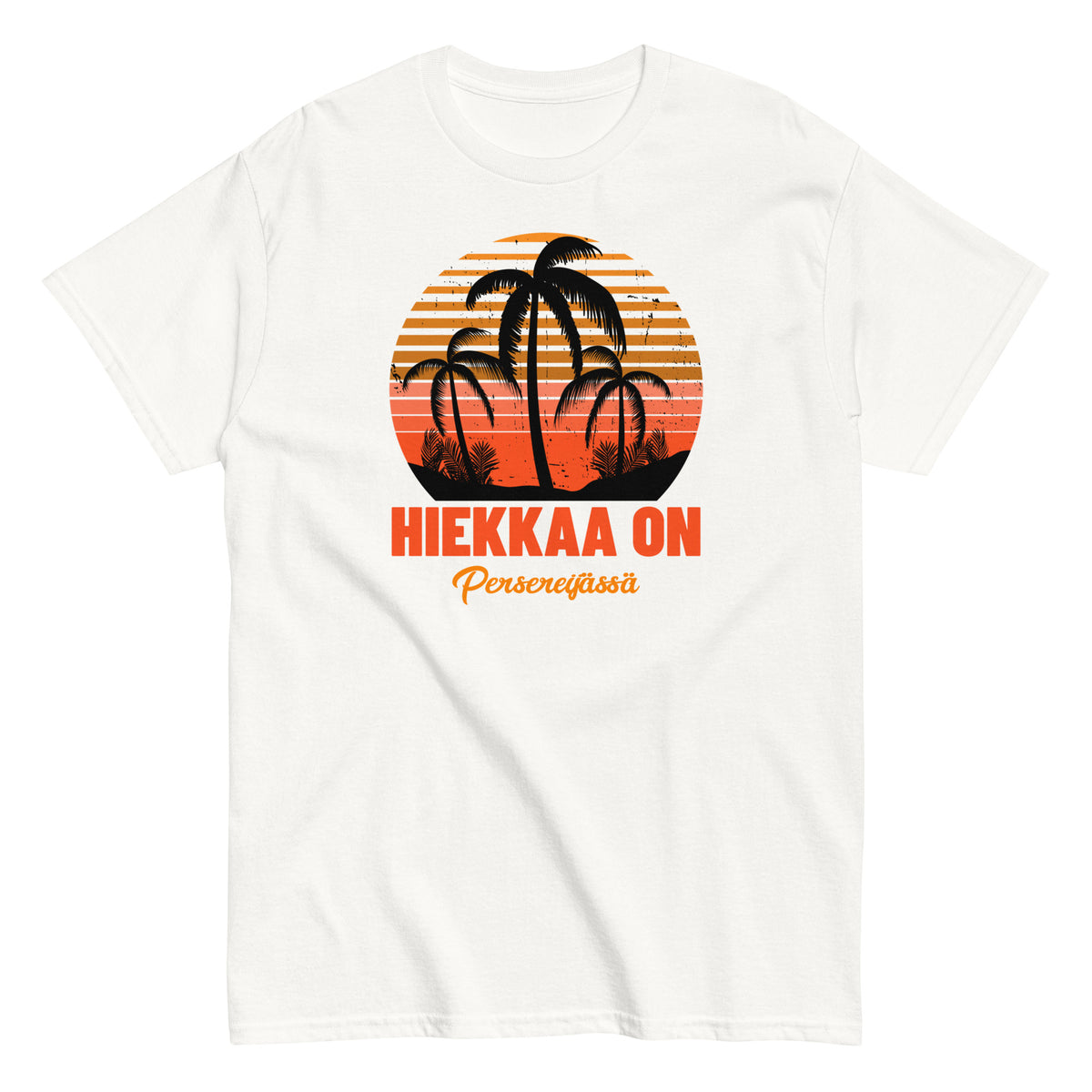 Meemirottan "Hiekkaa On T-Paita" on valkoinen T-paita, jossa on retro-tyylinen palmukuvio oranssia auringonlaskua vasten, ja lihavoitu oranssi ja keltainen kirjaimilla kirjoitetaan "Hiekkaa on Perseessä". Se on ihanteellinen valinta hauskat payatin ystäville.