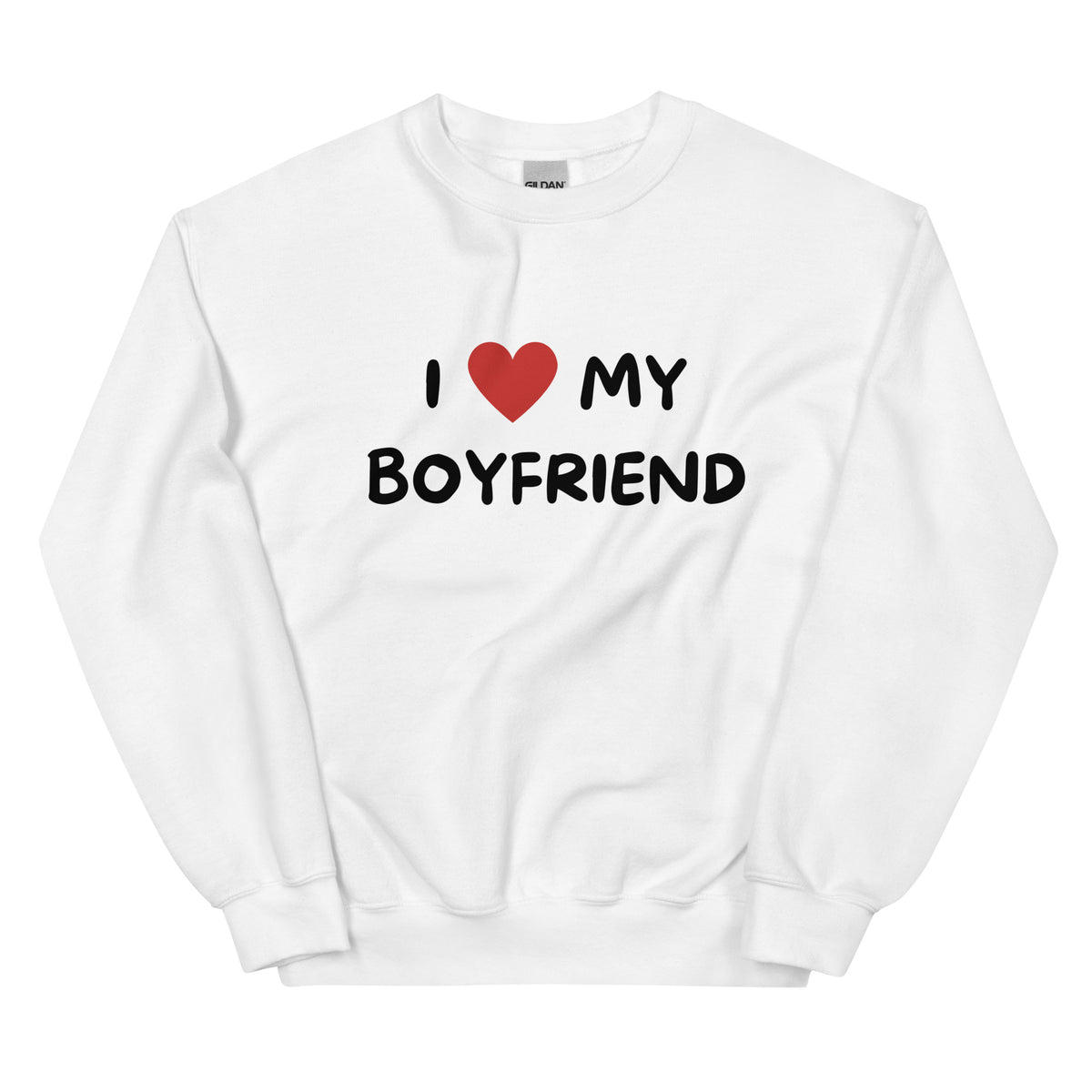 Valkoinen pitkähihainen paita tekstillä I love my boyfriend mukaville päiville