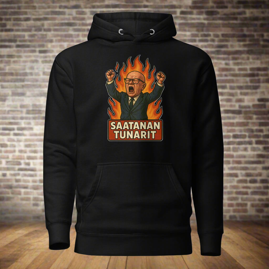 Mustassa hupparissa on Saatanan tunarit -grafiikka liekkien keskellä, joka lisää tyyliä