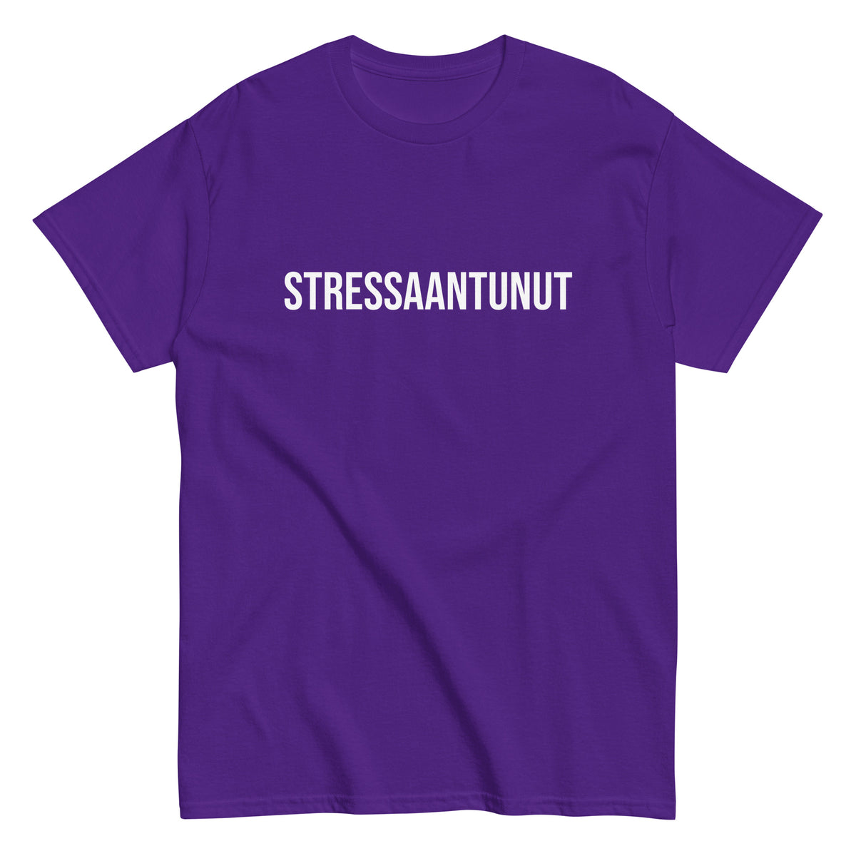 Tässä hauskat payattien joukossa erottuvan Meemirottan "Stressantunut T-Paita" rinnassa on sana "STRESSAANTUNUT" silmiinpistävän valkoisin kirjaimin. Se on ihanteellinen niille, jotka arvostavat meemivaatteita, joissa huumori ja tyyli yhdistyvät saumattomasti.