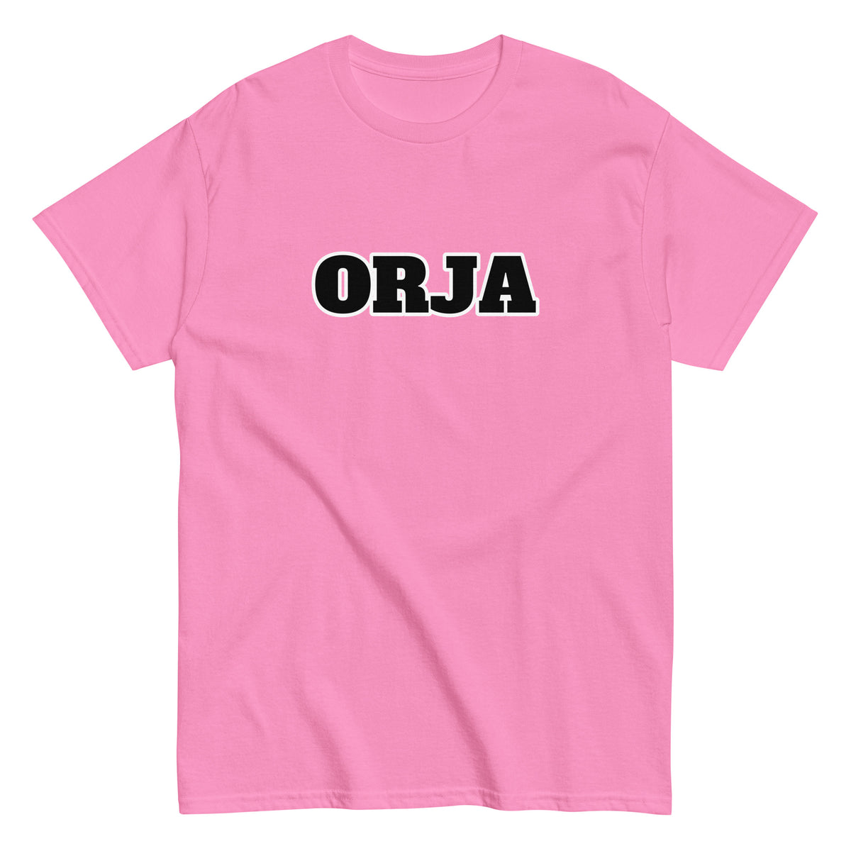 Vaaleanpunainen unisex t-paita mustalla ORJA-tekstillä, lisätty tyyliin ja mukavuuteen.