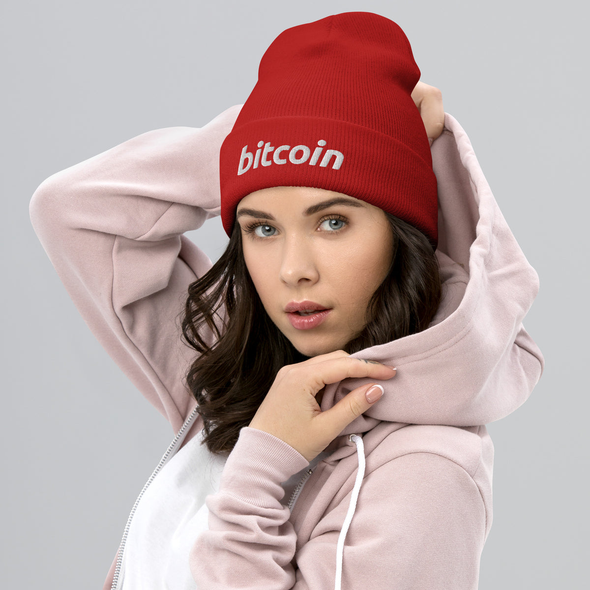 Punainen bitcoin pipo Meemirotta-brändiltä mukavalla istuvuudella
