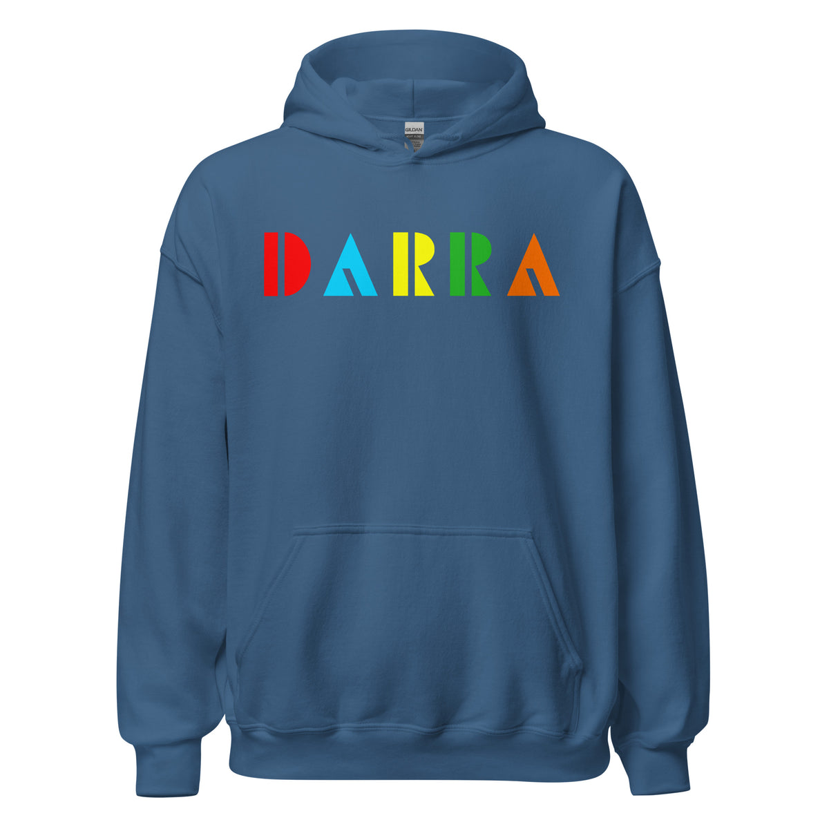 Meemirottan Musta Darra Huppari sisältää sanan "DARRA" suurilla, värikkäillä geometrisilla kirjaimilla edessä, mikä tekee siitä ihanteellisen lahjaidean niille, jotka pitävät hauskasta paidasta.